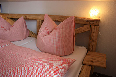 Schlafzimmer mit Doppelbett